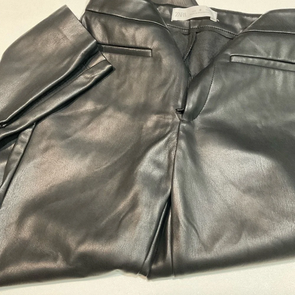 🍏🍏 ZARA Girl’s Soft Faux Thin Fleece Lined Zipped Bottom Slits Pants, M
